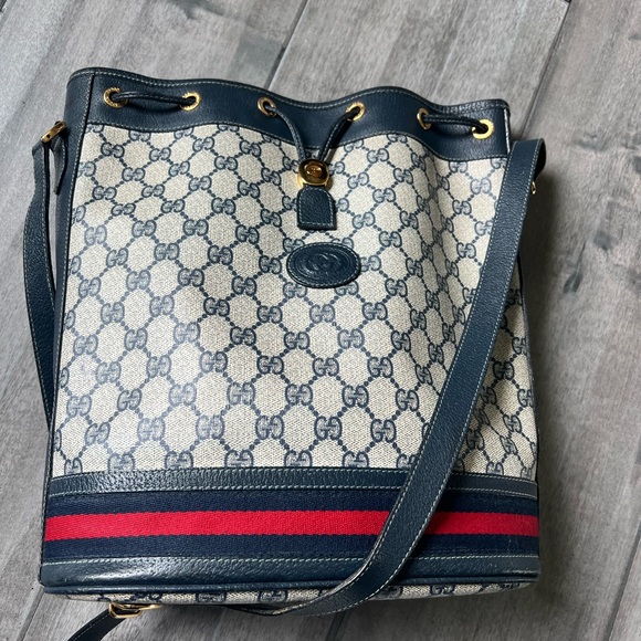 💯 Gucci navy drawstring Bucket bag - Picture 7 of 11